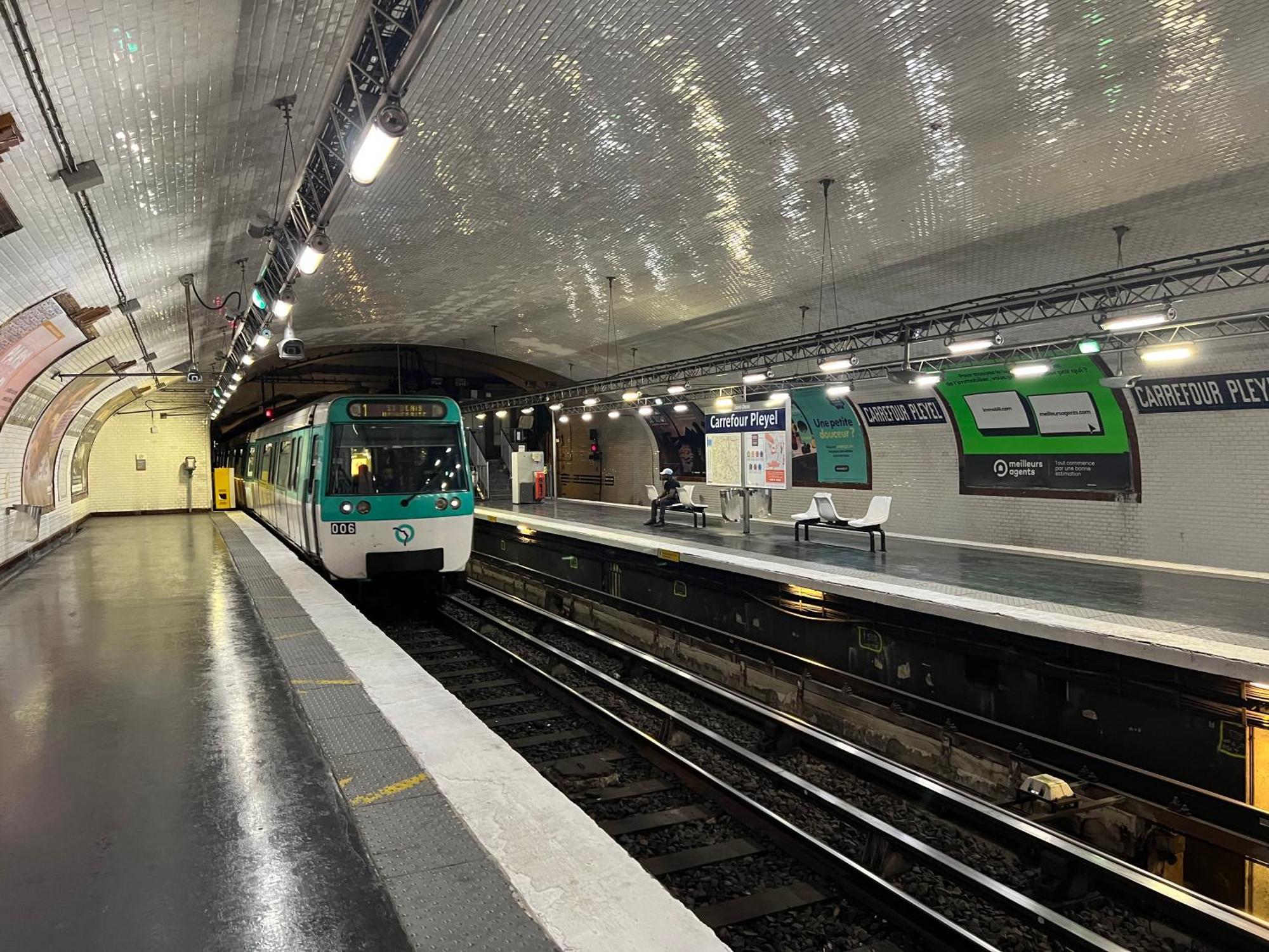 Exclusive Private Apartment By Warilco - Pleyel 25 M2 - A 1 Minute De La Station Metro Carrefour Pleyel Saint-Denis  Exterior foto